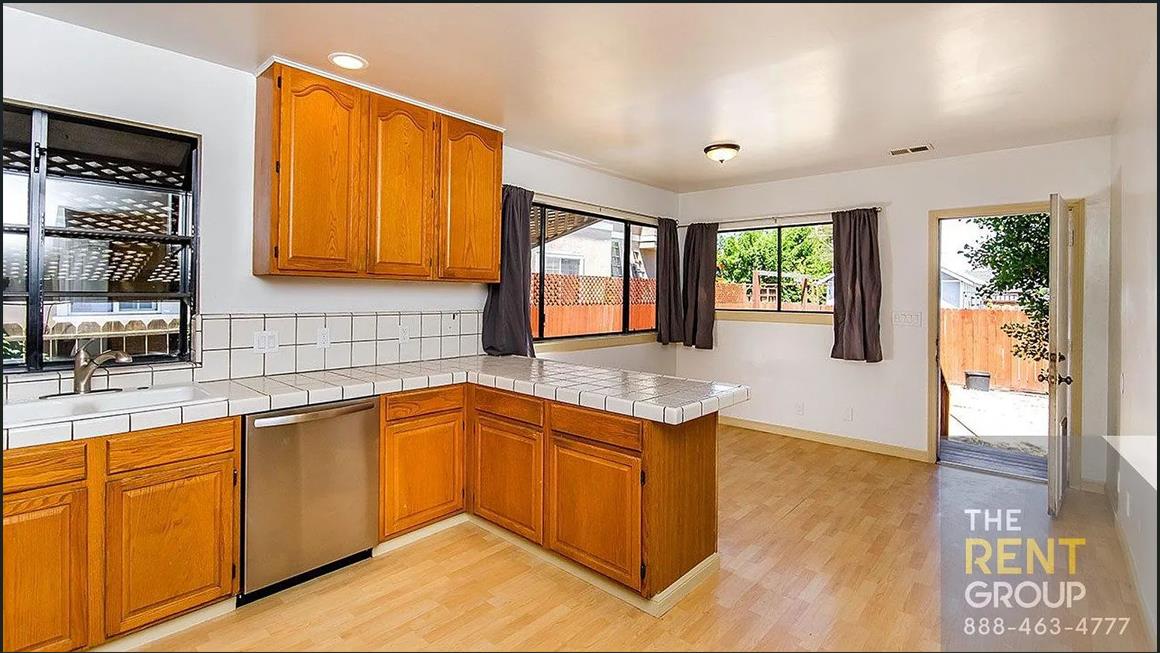 Detail Gallery Image 9 of 21 For 242 Jackson Ave, Redwood City,  CA 94061 - 2 Beds | 1 Baths