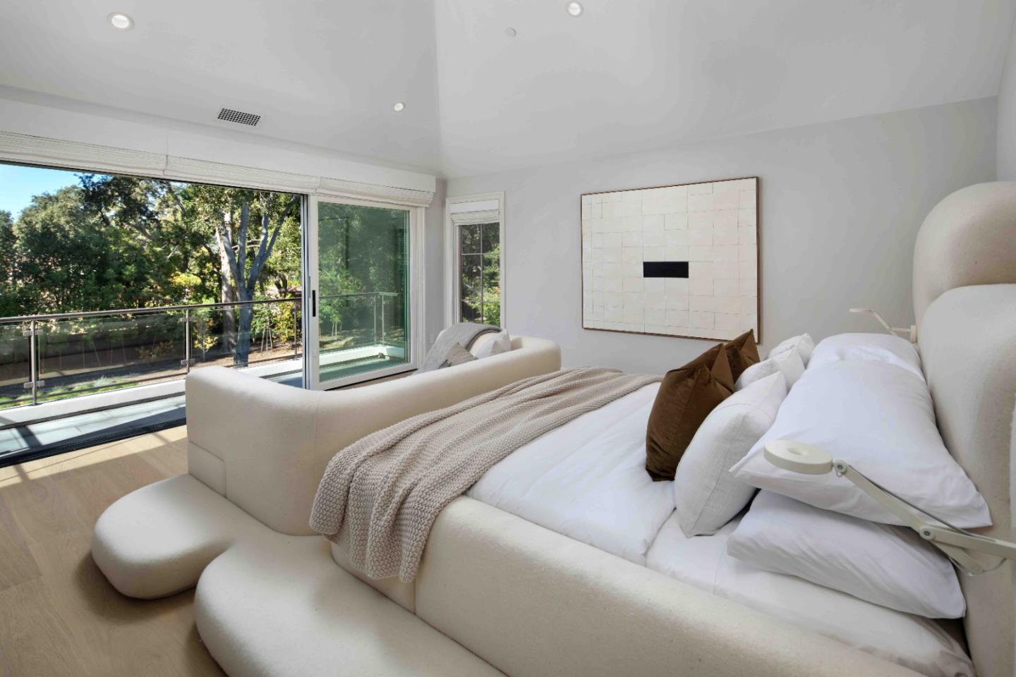 Detail Gallery Image 11 of 15 For 273 Austin Ave, Atherton,  CA 94027 - 5 Beds | 5/1 Baths