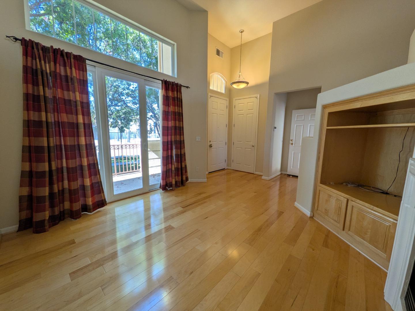 Detail Gallery Image 23 of 27 For 4086 Crandall Cir, Santa Clara,  CA 95054 - 2 Beds | 2/1 Baths