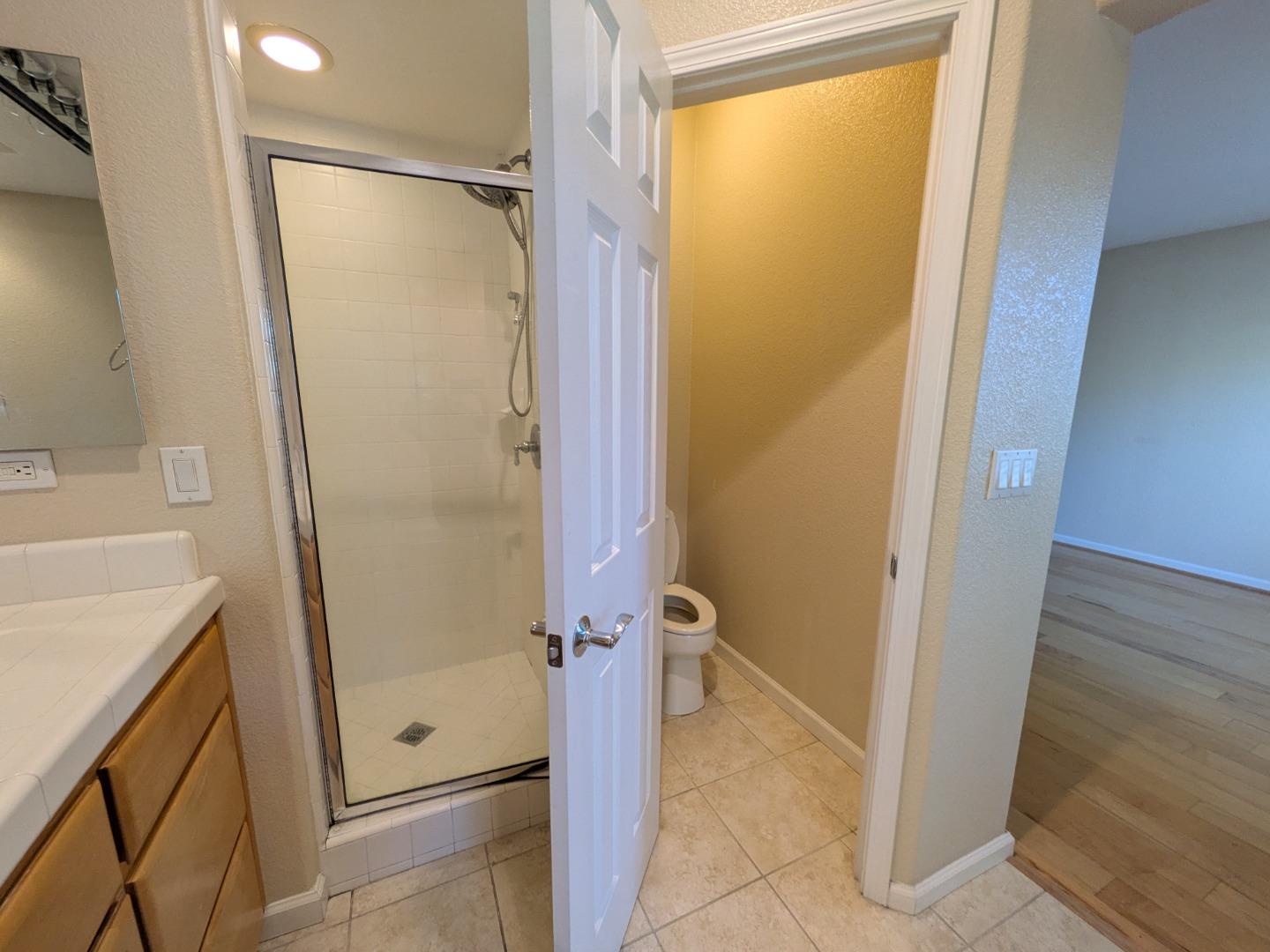 Detail Gallery Image 9 of 27 For 4086 Crandall Cir, Santa Clara,  CA 95054 - 2 Beds | 2/1 Baths