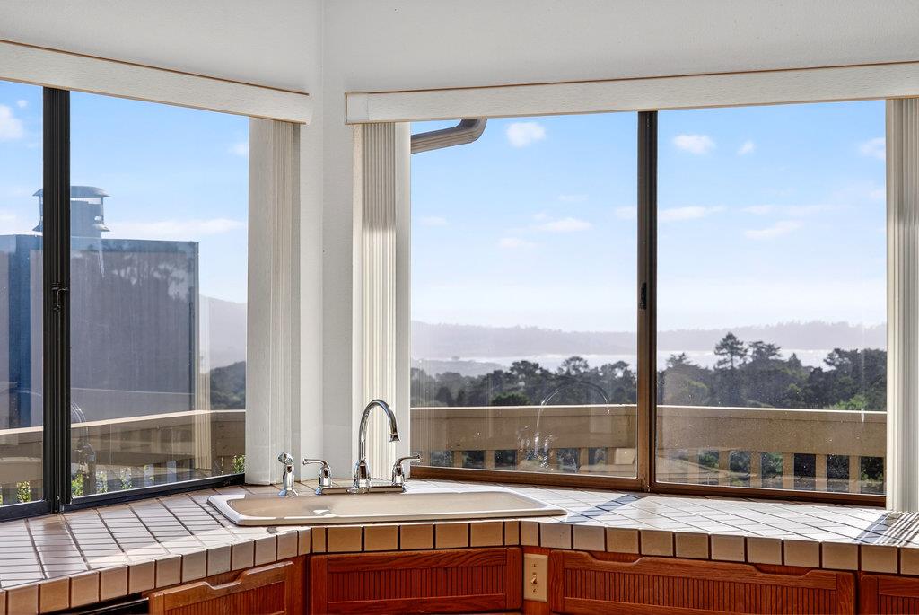 Detail Gallery Image 21 of 58 For 3475 Edgefield Pl, Carmel,  CA 93923 - 4 Beds | 2/1 Baths