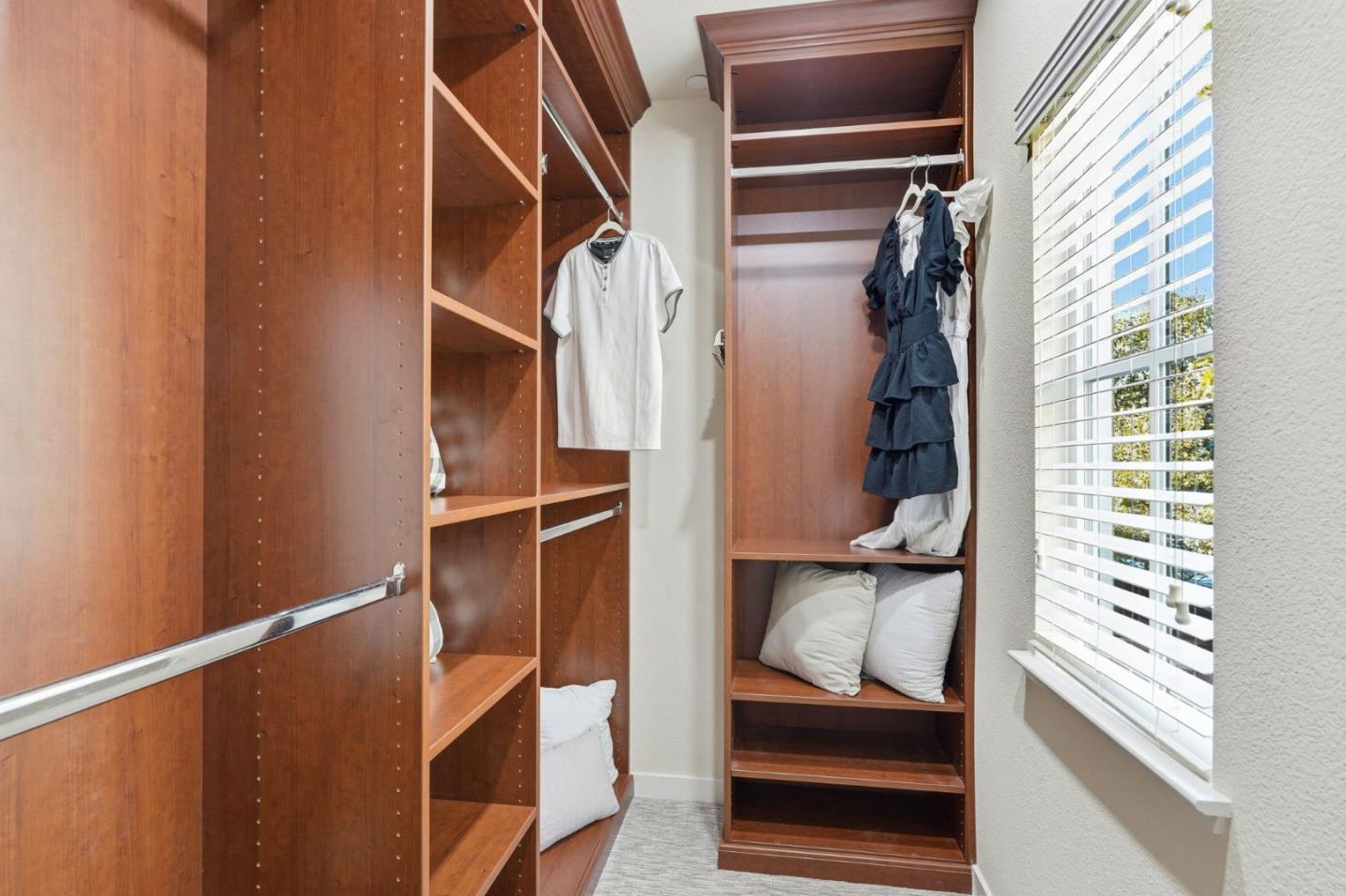 Detail Gallery Image 11 of 20 For 361 W Evelyn Ave, Mountain View,  CA 94041 - 3 Beds | 3/1 Baths