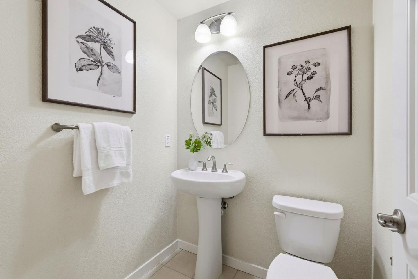 Detail Gallery Image 13 of 20 For 361 W Evelyn Ave, Mountain View,  CA 94041 - 3 Beds | 3/1 Baths