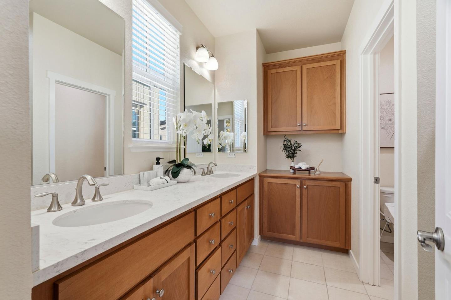 Detail Gallery Image 15 of 20 For 361 W Evelyn Ave, Mountain View,  CA 94041 - 3 Beds | 3/1 Baths