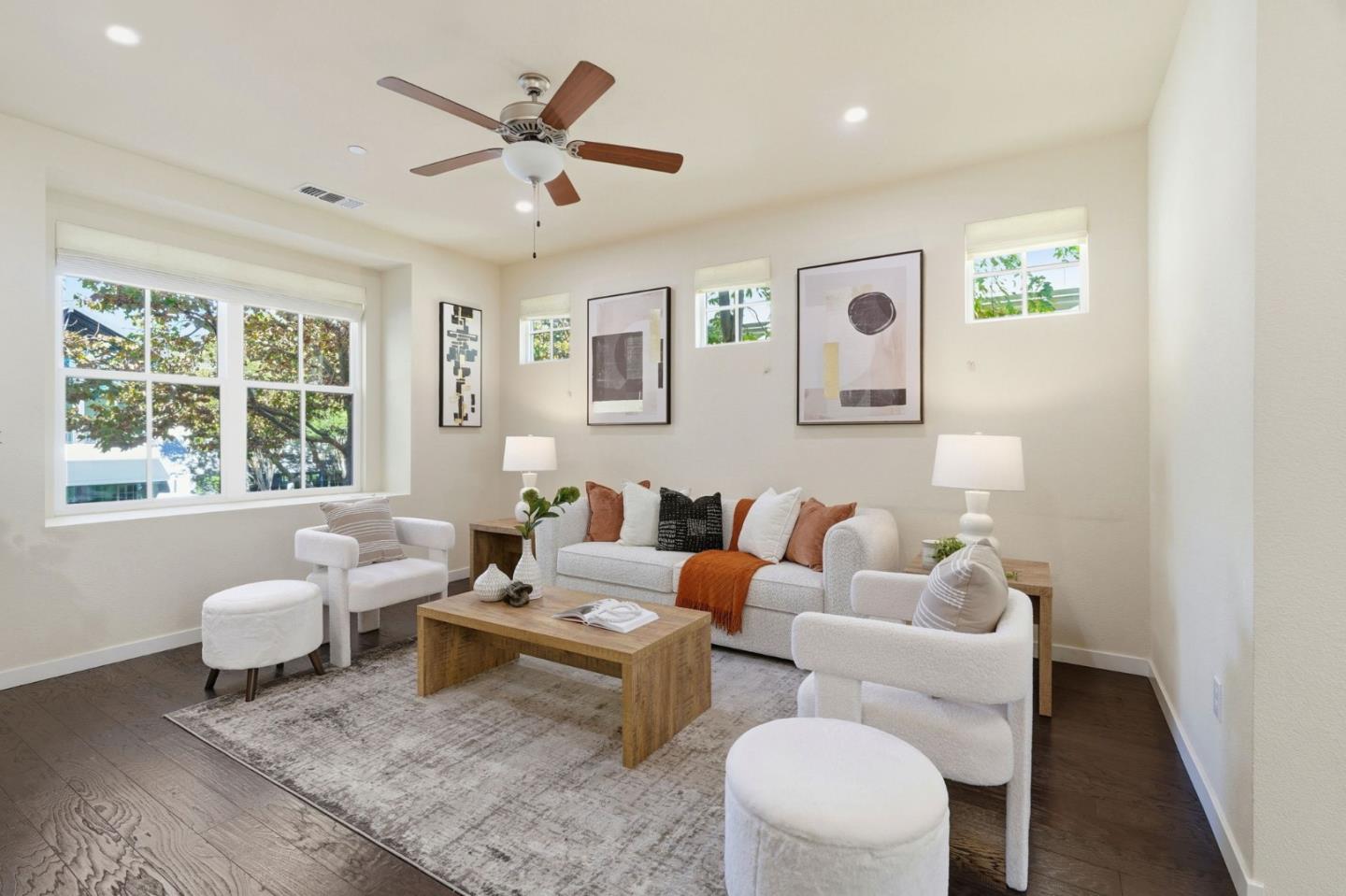 Detail Gallery Image 2 of 20 For 361 W Evelyn Ave, Mountain View,  CA 94041 - 3 Beds | 3/1 Baths