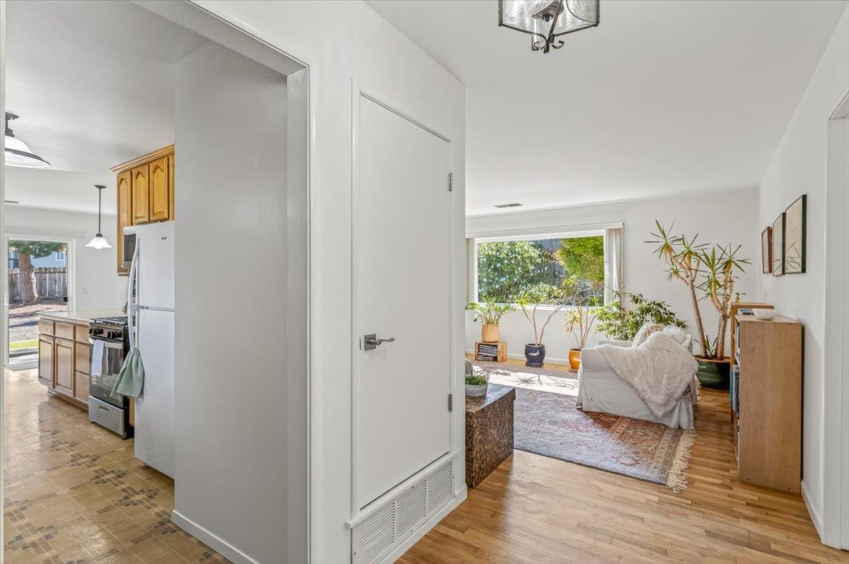 Detail Gallery Image 13 of 70 For 2120 Messina Pl, Monterey,  CA 93940 - 3 Beds | 2 Baths