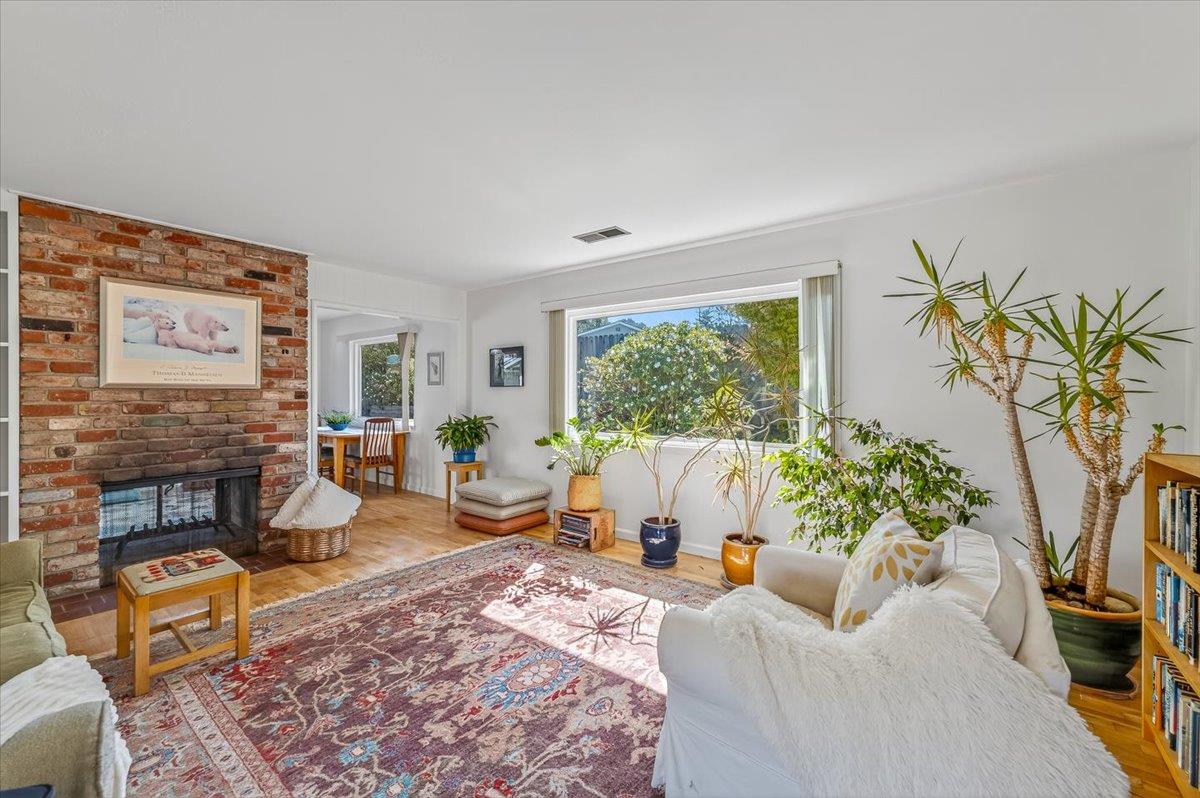 Detail Gallery Image 16 of 70 For 2120 Messina Pl, Monterey,  CA 93940 - 3 Beds | 2 Baths