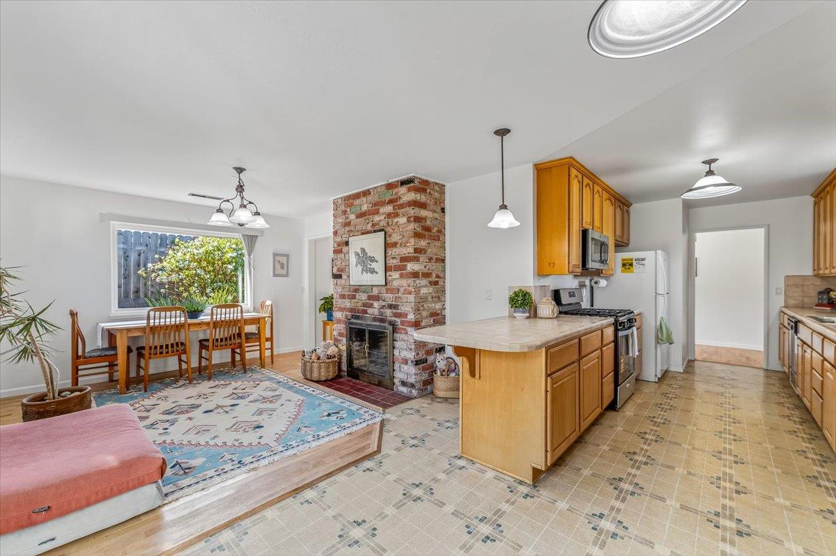 Detail Gallery Image 30 of 70 For 2120 Messina Pl, Monterey,  CA 93940 - 3 Beds | 2 Baths