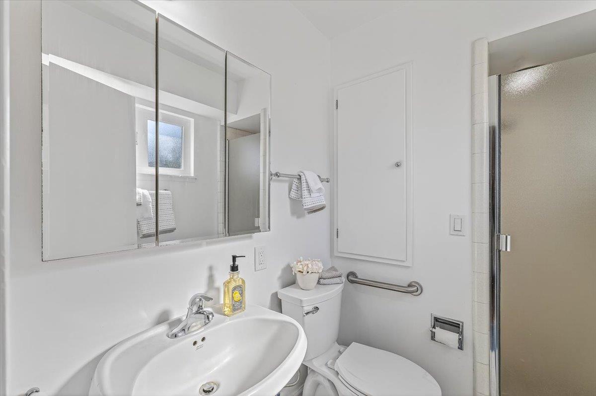 Detail Gallery Image 38 of 70 For 2120 Messina Pl, Monterey,  CA 93940 - 3 Beds | 2 Baths