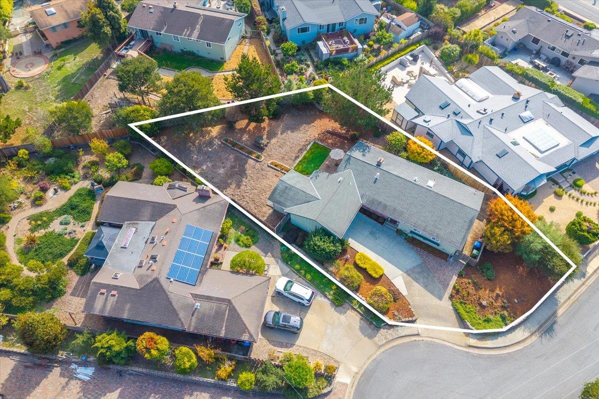 Detail Gallery Image 4 of 70 For 2120 Messina Pl, Monterey,  CA 93940 - 3 Beds | 2 Baths