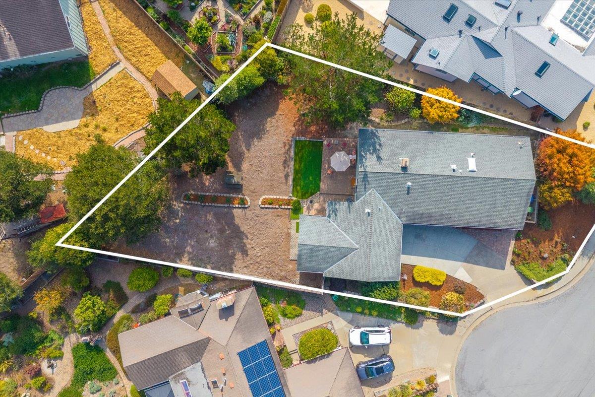 Detail Gallery Image 5 of 70 For 2120 Messina Pl, Monterey,  CA 93940 - 3 Beds | 2 Baths