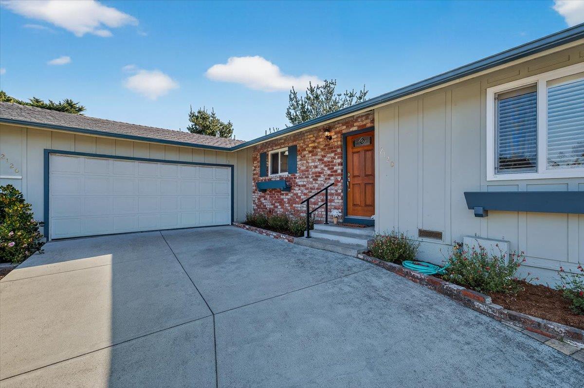 Detail Gallery Image 7 of 70 For 2120 Messina Pl, Monterey,  CA 93940 - 3 Beds | 2 Baths