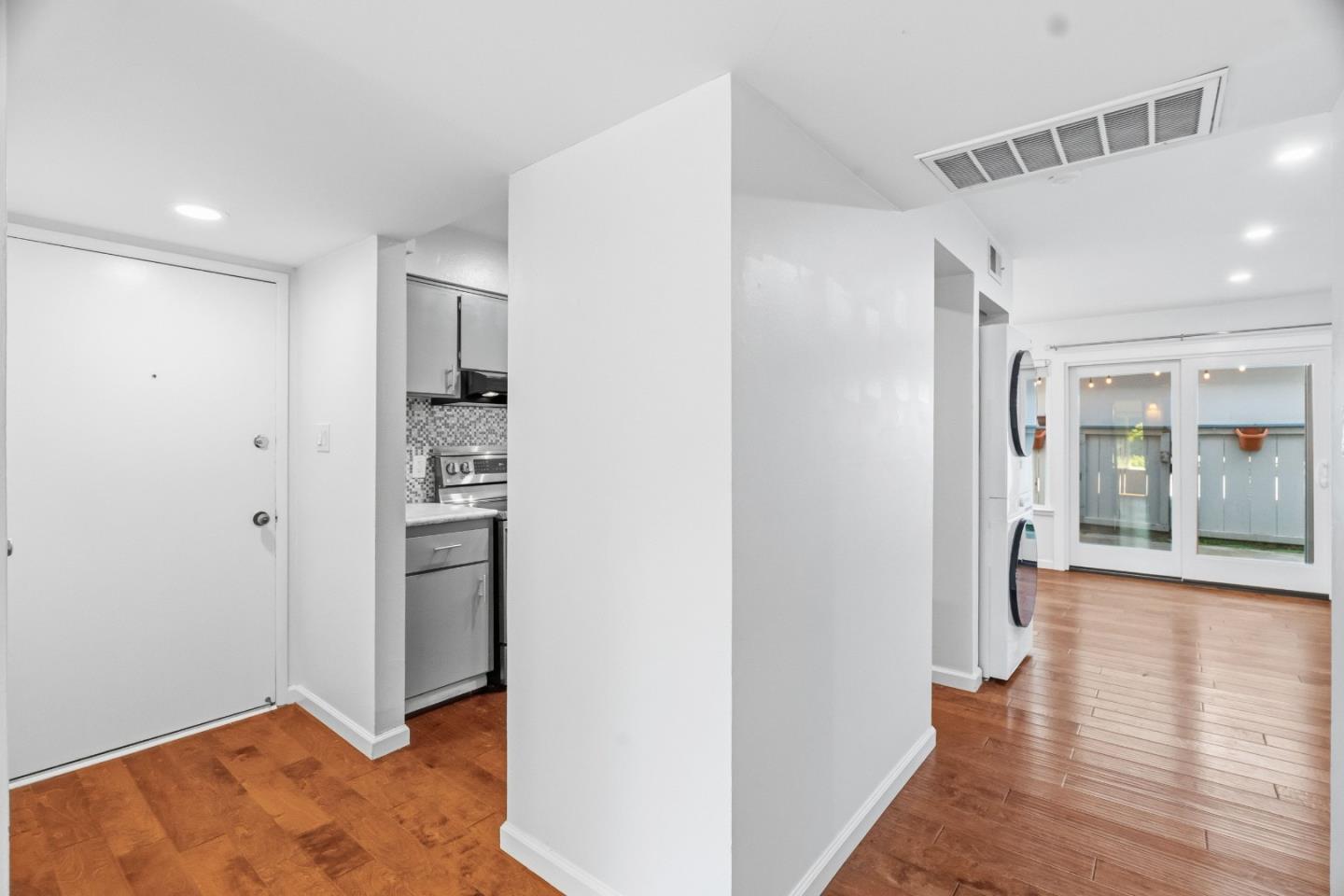 Detail Gallery Image 4 of 56 For 1925 46th Ave #127,  Capitola,  CA 95010 - 2 Beds | 1/1 Baths