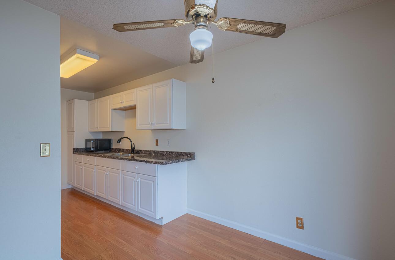 Detail Gallery Image 10 of 28 For 684 Alvarado Ct, Salinas,  CA 93907 - 3 Beds | 2 Baths