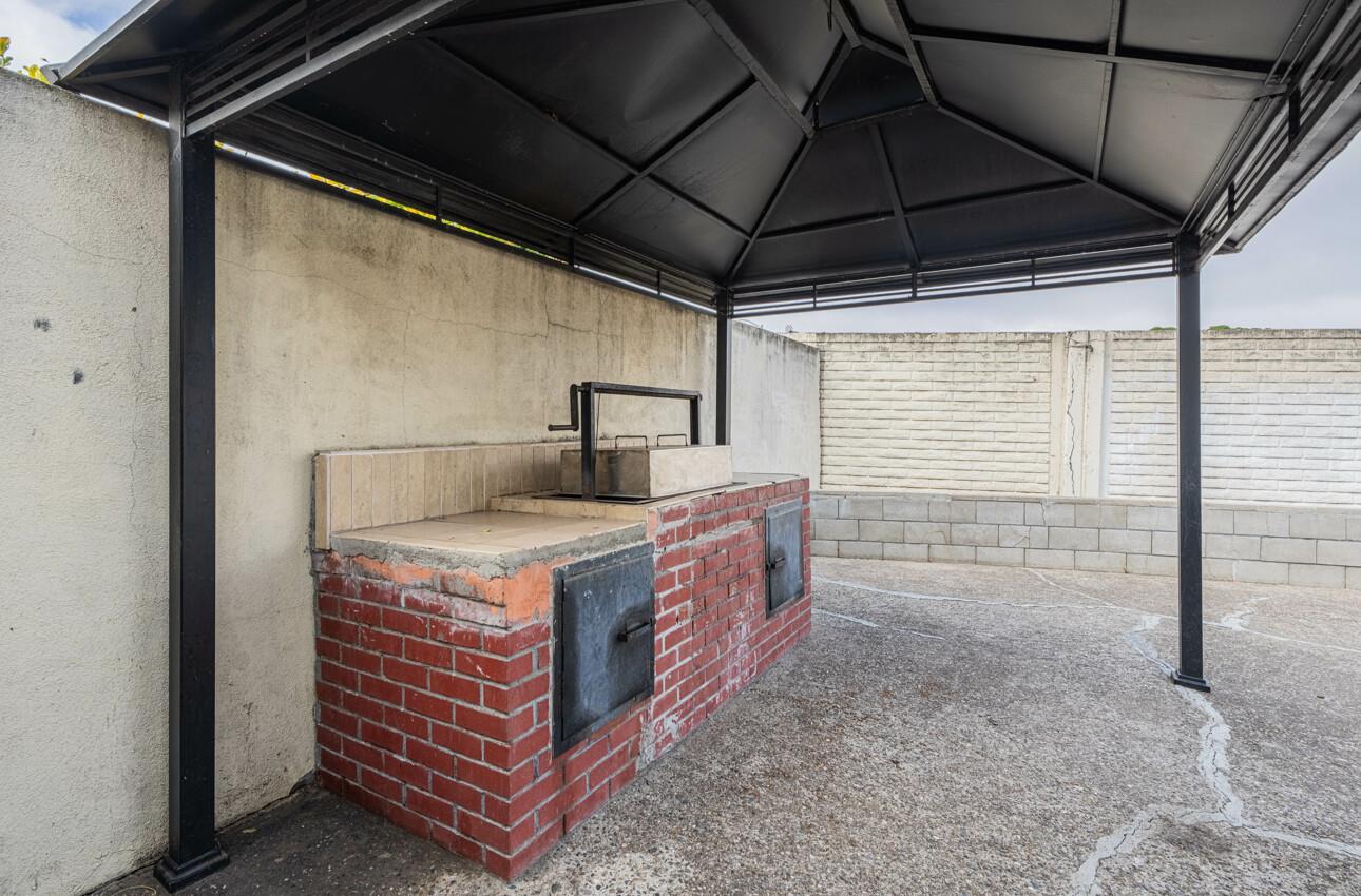 Detail Gallery Image 12 of 28 For 684 Alvarado Ct, Salinas,  CA 93907 - 3 Beds | 2 Baths