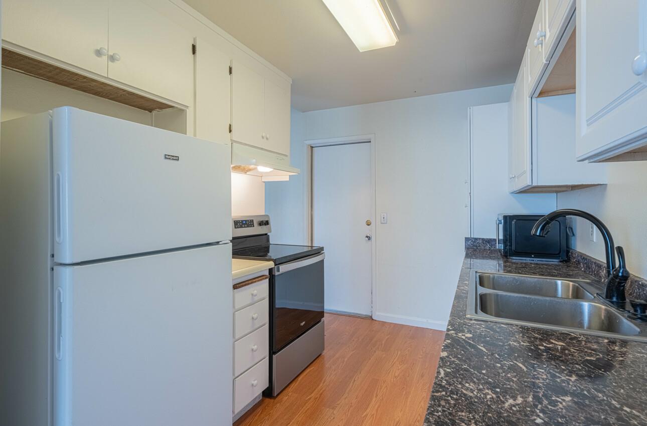 Detail Gallery Image 14 of 28 For 684 Alvarado Ct, Salinas,  CA 93907 - 3 Beds | 2 Baths