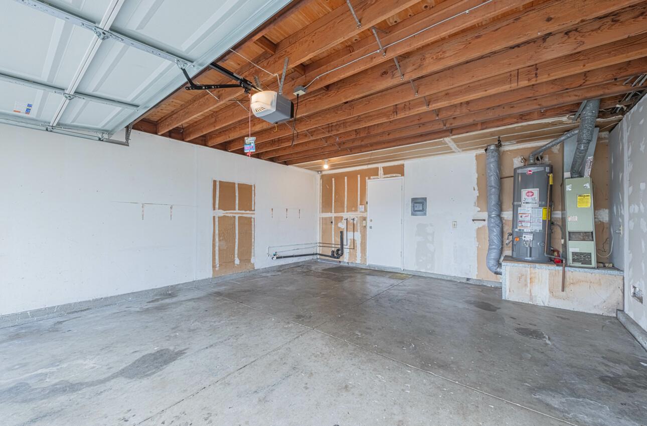 Detail Gallery Image 16 of 28 For 684 Alvarado Ct, Salinas,  CA 93907 - 3 Beds | 2 Baths