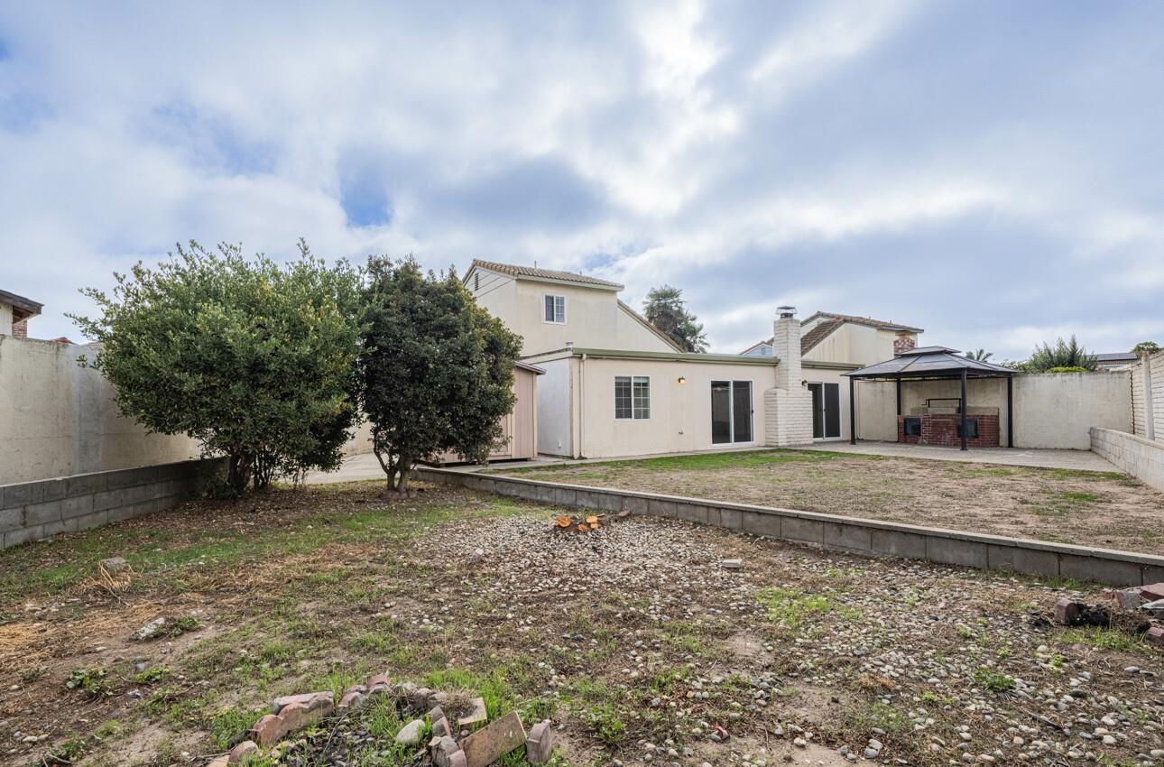 Detail Gallery Image 7 of 28 For 684 Alvarado Ct, Salinas,  CA 93907 - 3 Beds | 2 Baths