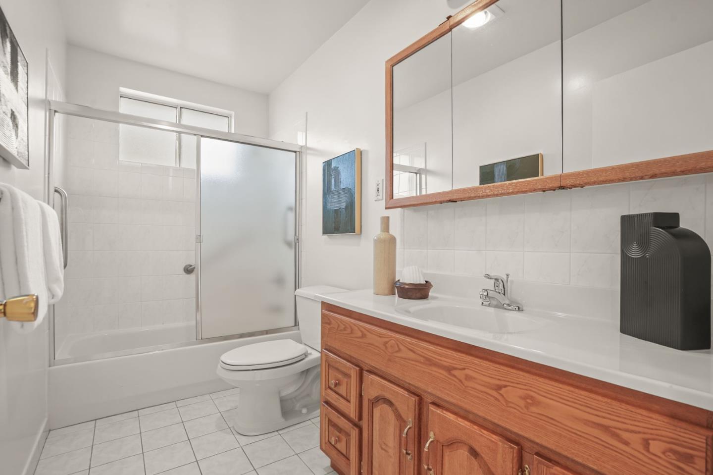 Detail Gallery Image 19 of 33 For 1709 Dolan Ave, San Mateo,  CA 94401 - 3 Beds | 1 Baths