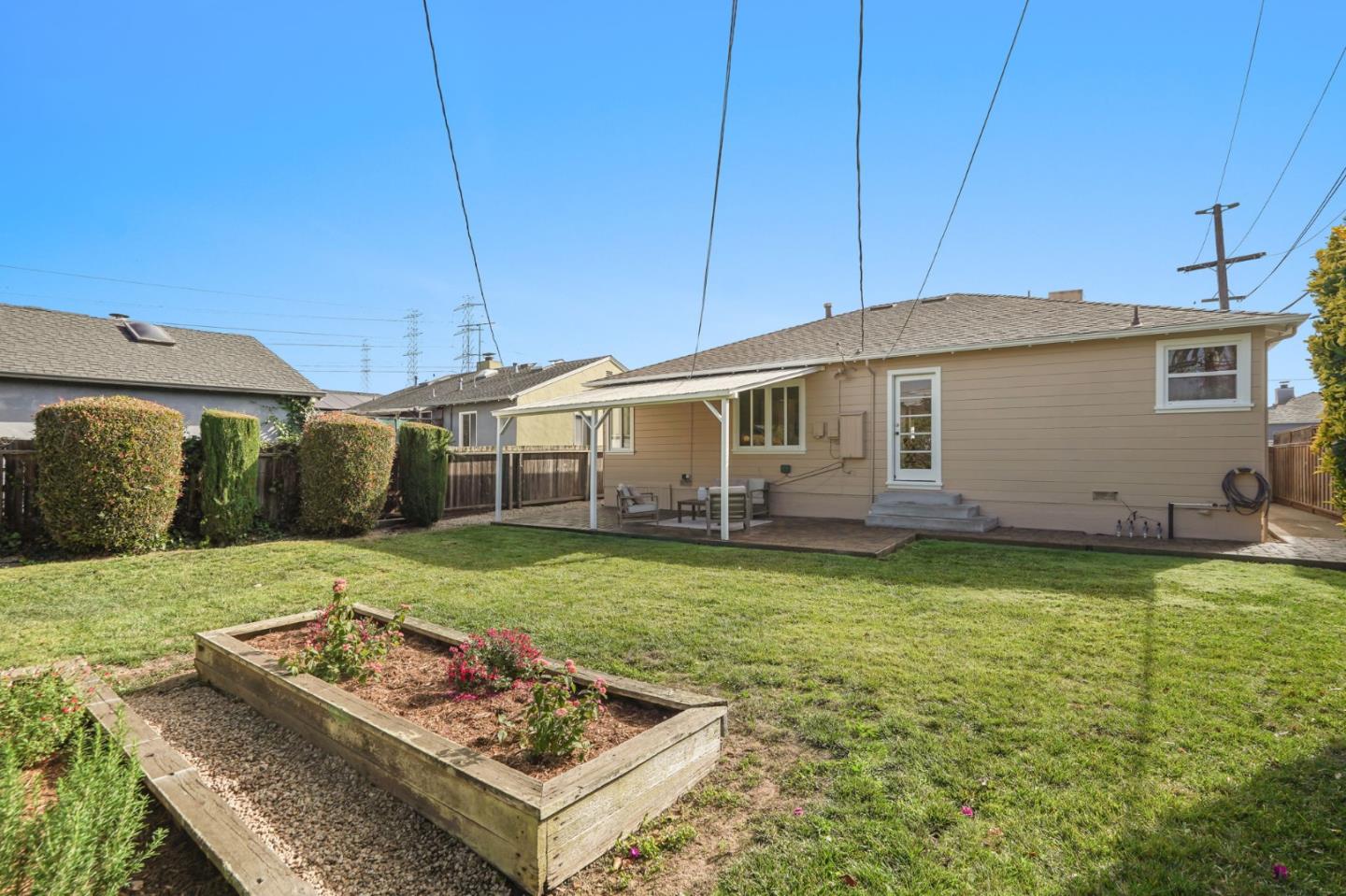 Detail Gallery Image 31 of 33 For 1709 Dolan Ave, San Mateo,  CA 94401 - 3 Beds | 1 Baths