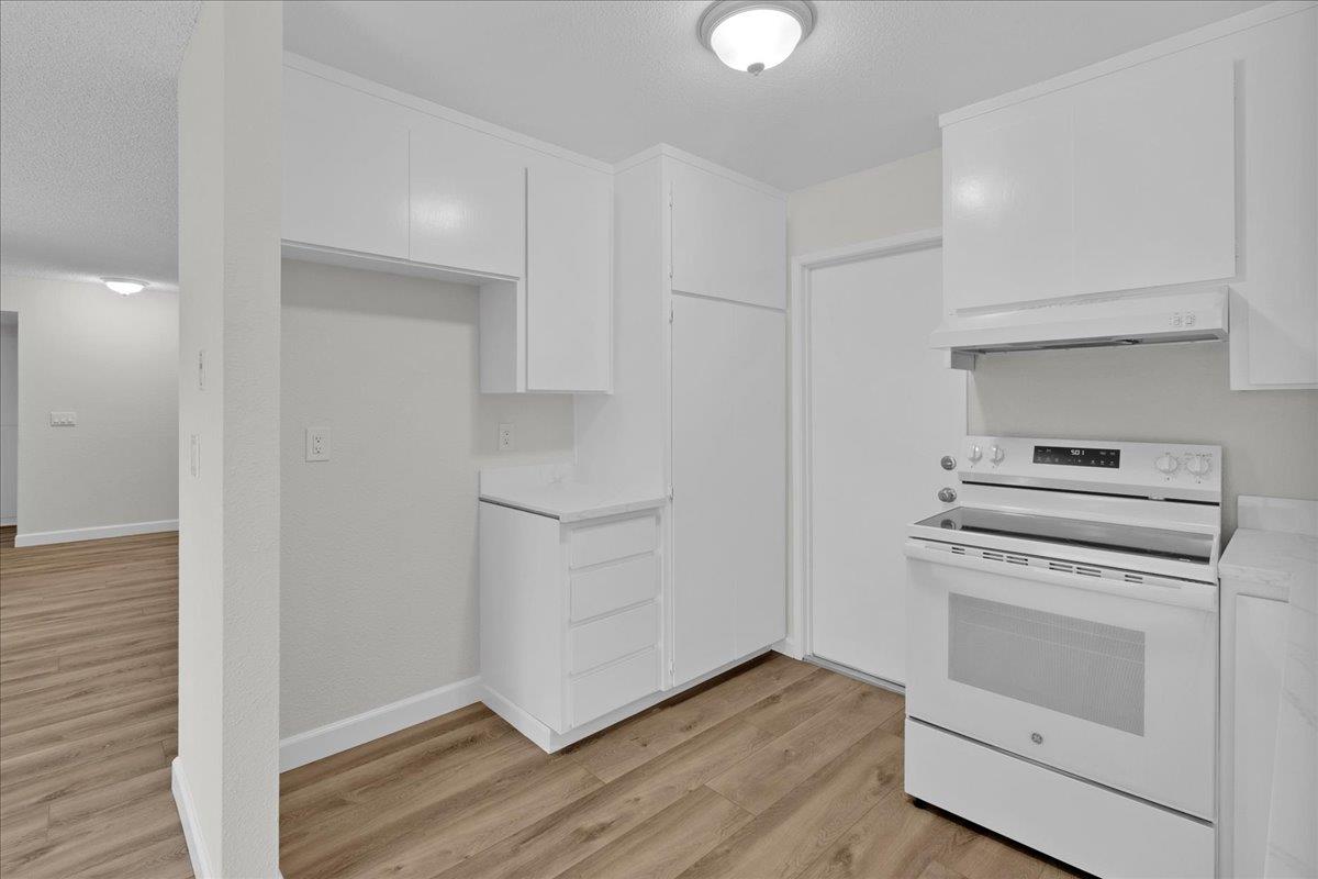 Detail Gallery Image 11 of 34 For 1631 Cherokee Dr, Salinas,  CA 93906 - 3 Beds | 2 Baths