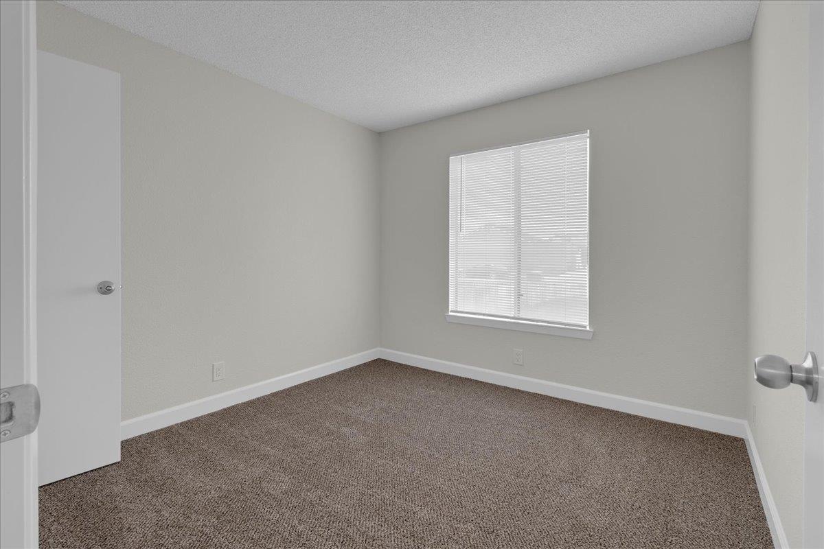 Detail Gallery Image 13 of 34 For 1631 Cherokee Dr, Salinas,  CA 93906 - 3 Beds | 2 Baths