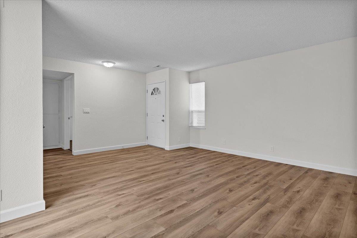 Detail Gallery Image 5 of 34 For 1631 Cherokee Dr, Salinas,  CA 93906 - 3 Beds | 2 Baths