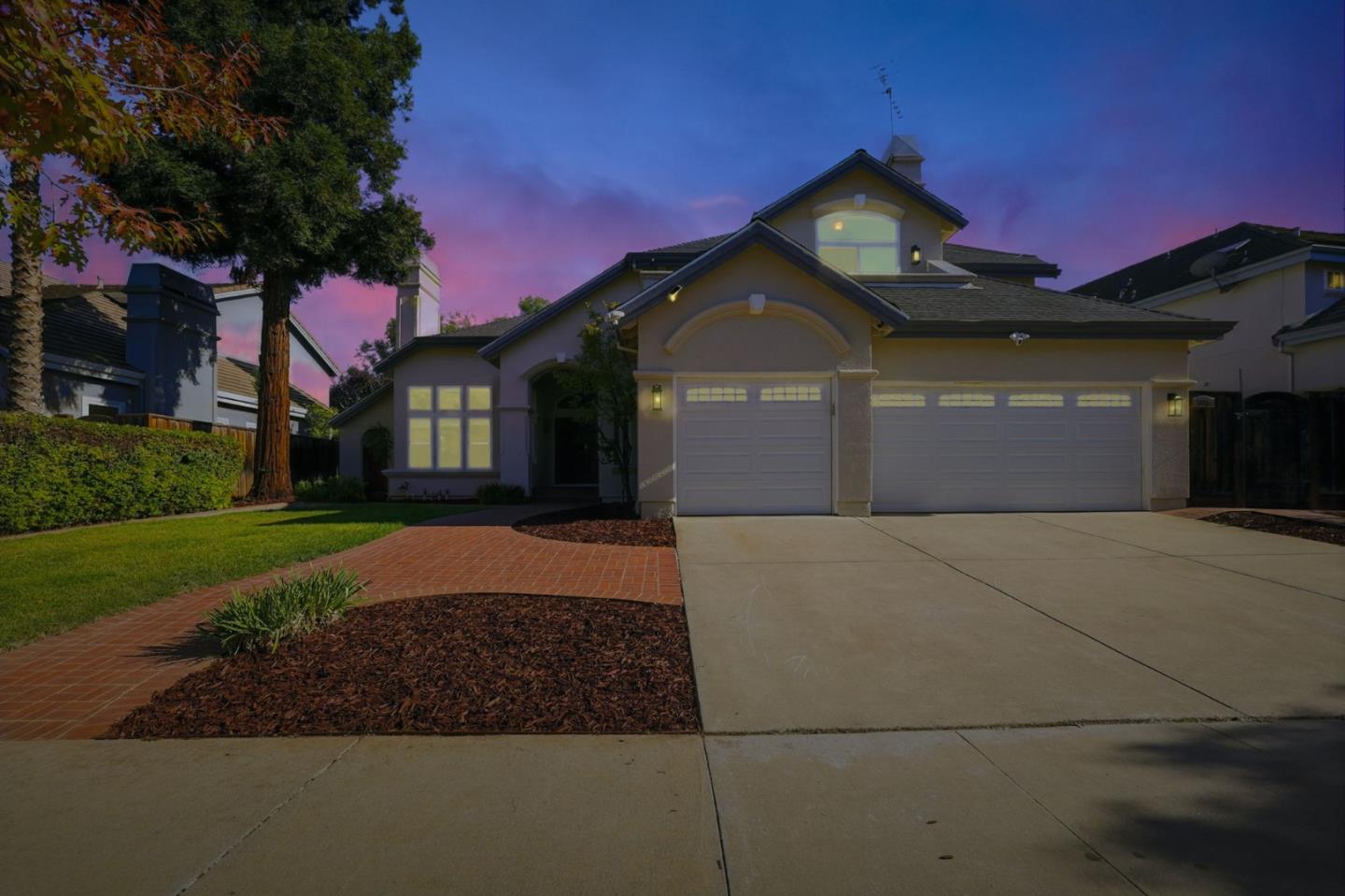 Detail Gallery Image 2 of 62 For 5916 Sterling Oaks Dr, San Jose,  CA 95120 - 6 Beds | 4/1 Baths