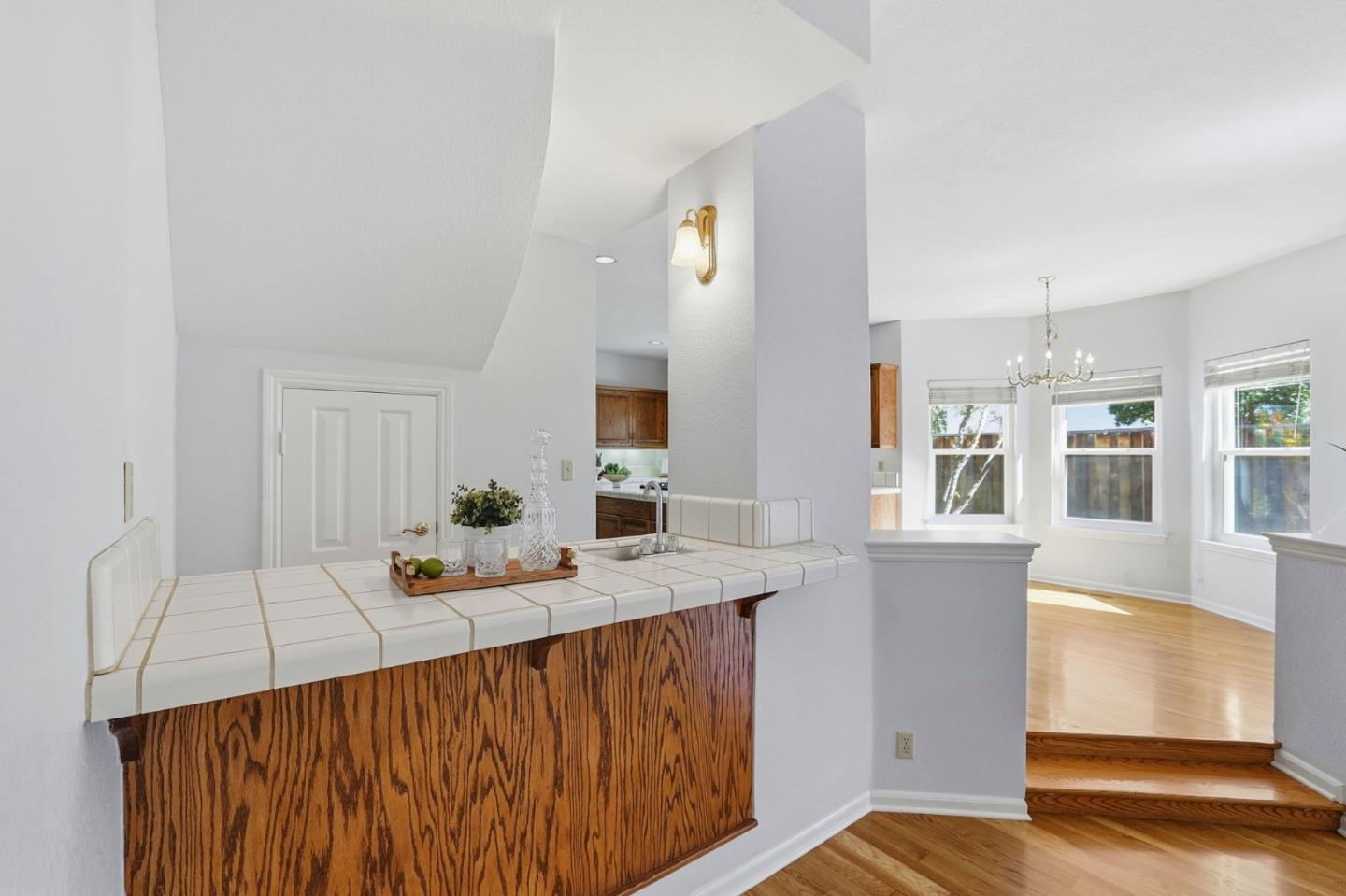 Detail Gallery Image 22 of 62 For 5916 Sterling Oaks Dr, San Jose,  CA 95120 - 6 Beds | 4/1 Baths