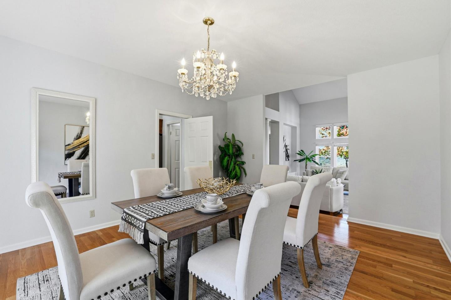 Detail Gallery Image 25 of 62 For 5916 Sterling Oaks Dr, San Jose,  CA 95120 - 6 Beds | 4/1 Baths