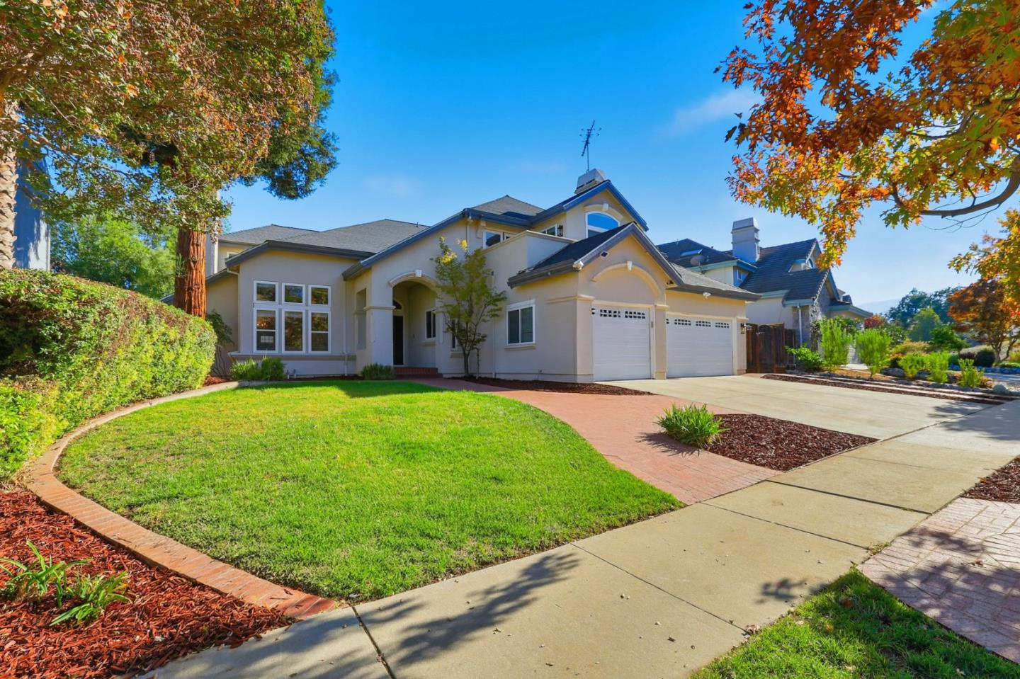 Detail Gallery Image 4 of 62 For 5916 Sterling Oaks Dr, San Jose,  CA 95120 - 6 Beds | 4/1 Baths