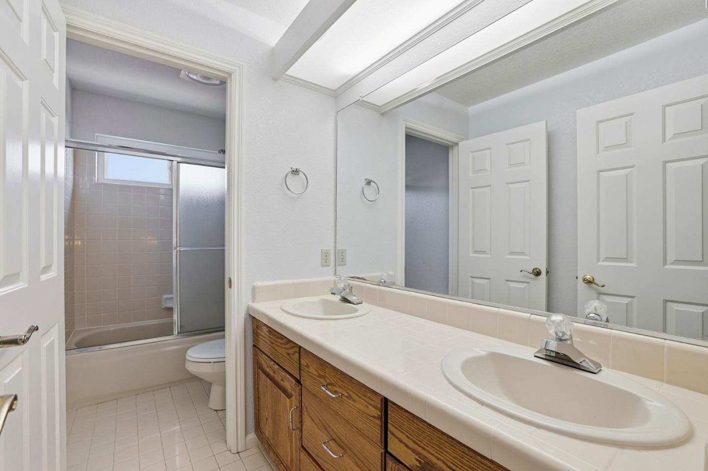 Detail Gallery Image 41 of 62 For 5916 Sterling Oaks Dr, San Jose,  CA 95120 - 6 Beds | 4/1 Baths