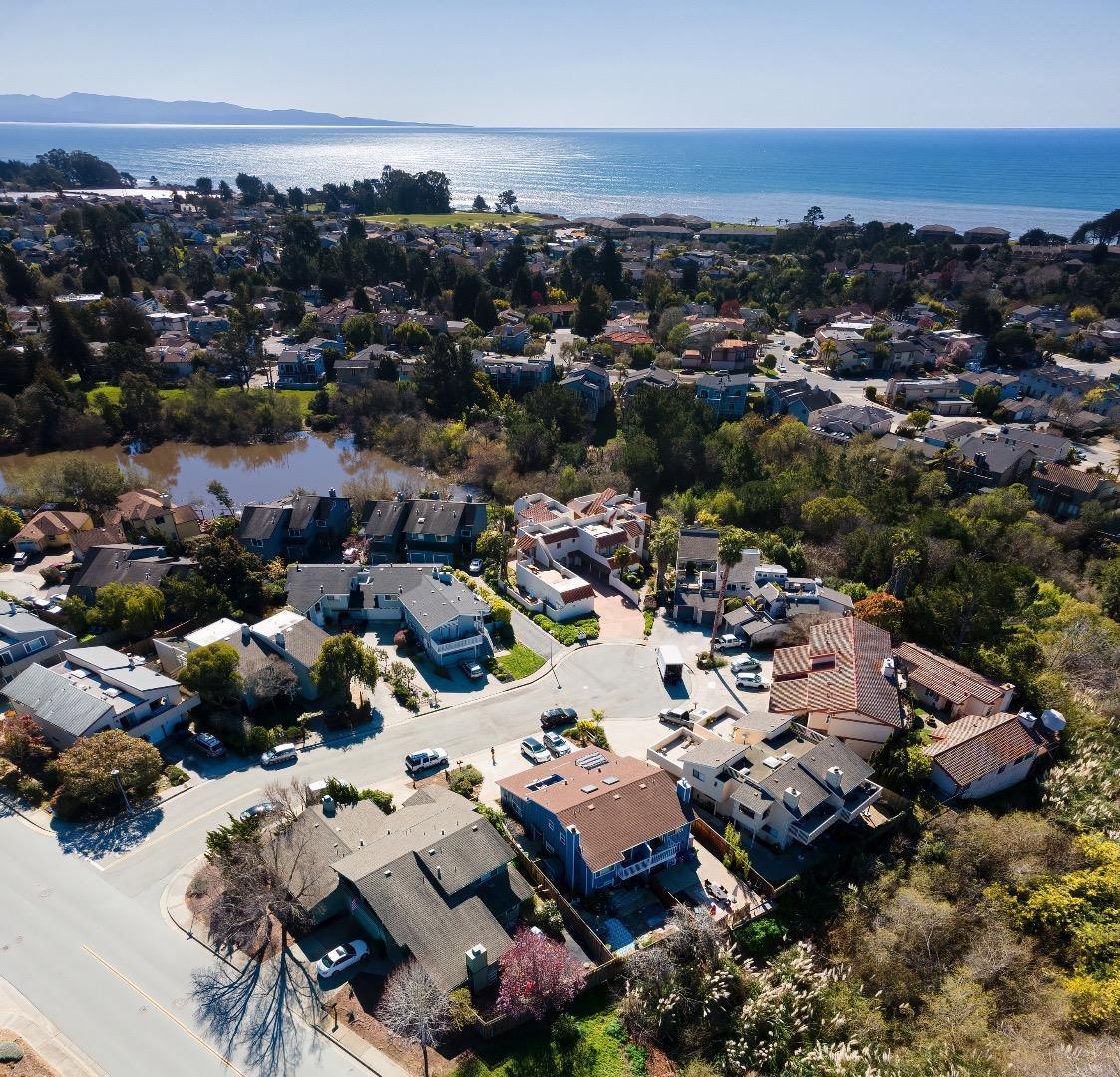 Detail Gallery Image 2 of 25 For 138 Farallon Ct, Aptos,  CA 95003 - 3 Beds | 2 Baths