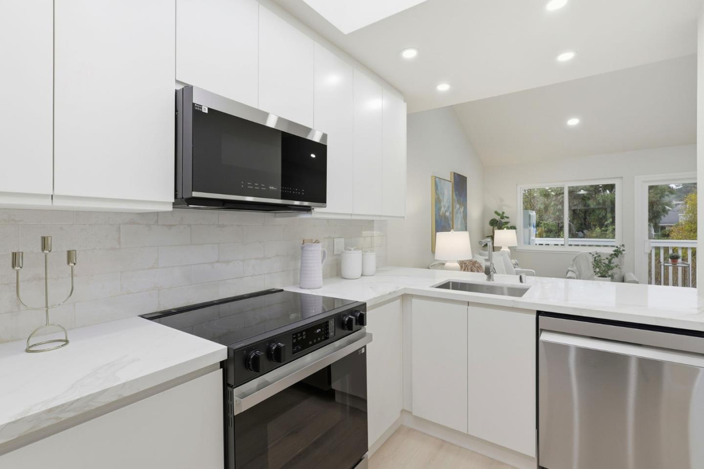 Detail Gallery Image 7 of 25 For 138 Farallon Ct, Aptos,  CA 95003 - 3 Beds | 2 Baths