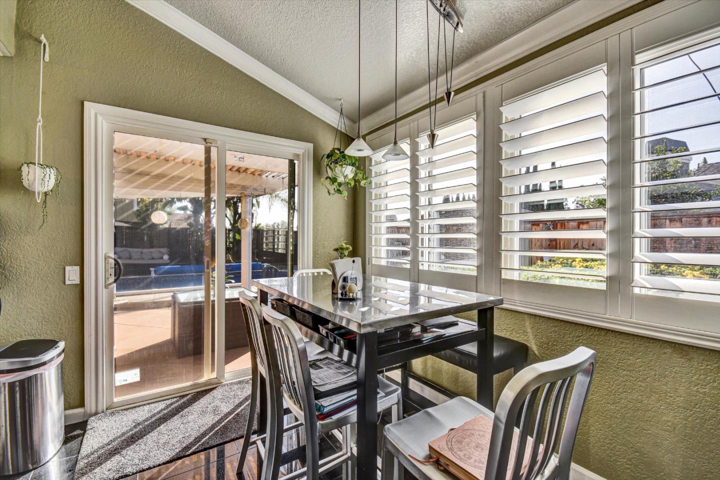 Detail Gallery Image 12 of 51 For 3572 Rollingside Dr, San Jose,  CA 95148 - 4 Beds | 2 Baths