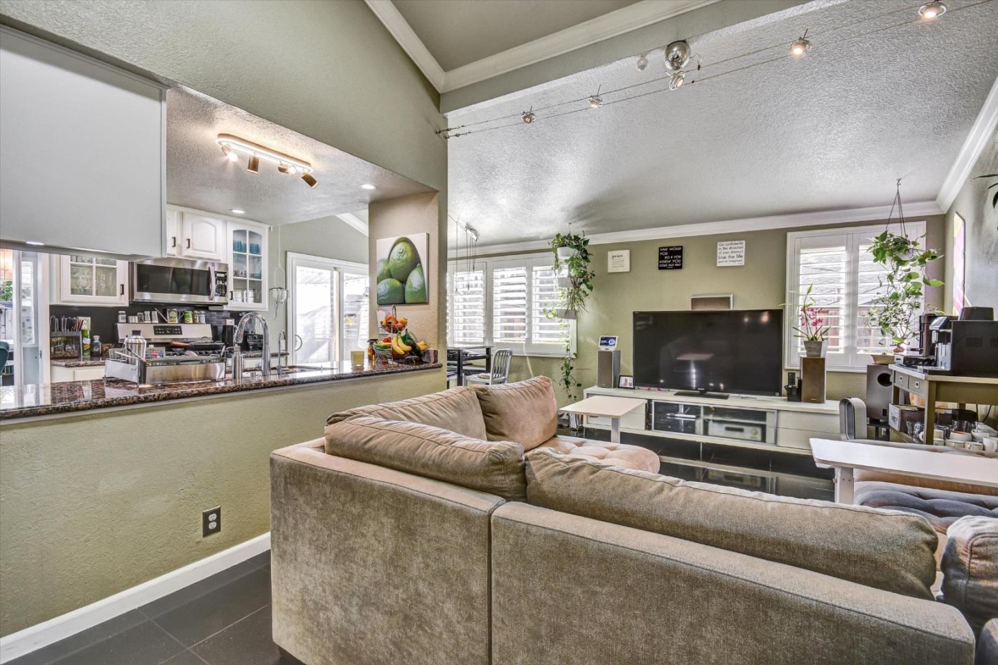 Detail Gallery Image 14 of 51 For 3572 Rollingside Dr, San Jose,  CA 95148 - 4 Beds | 2 Baths