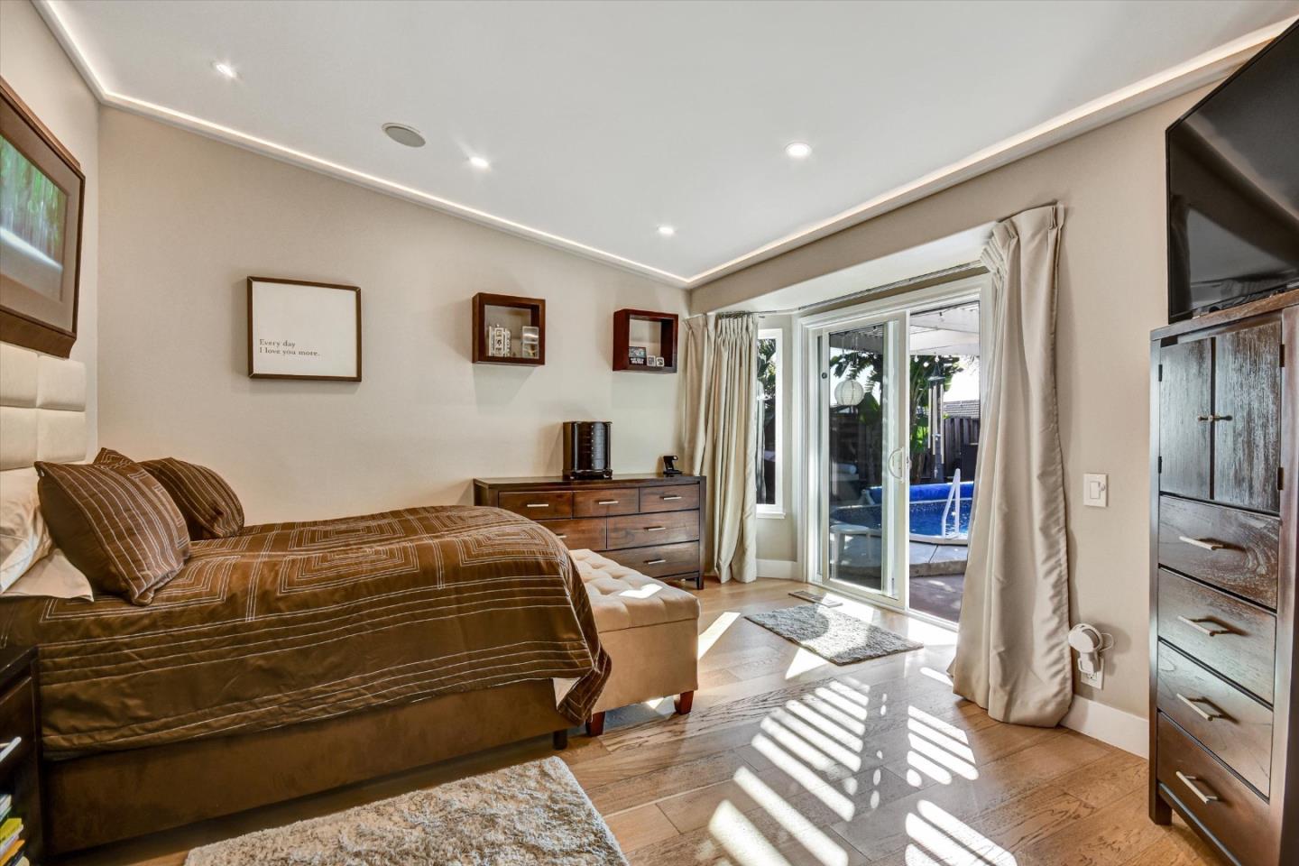 Detail Gallery Image 19 of 51 For 3572 Rollingside Dr, San Jose,  CA 95148 - 4 Beds | 2 Baths