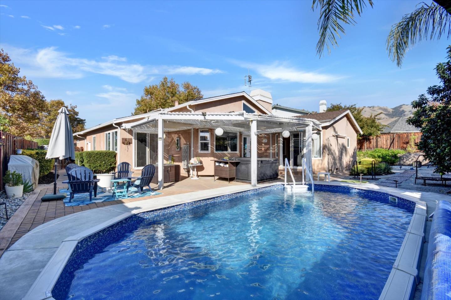 Detail Gallery Image 30 of 51 For 3572 Rollingside Dr, San Jose,  CA 95148 - 4 Beds | 2 Baths