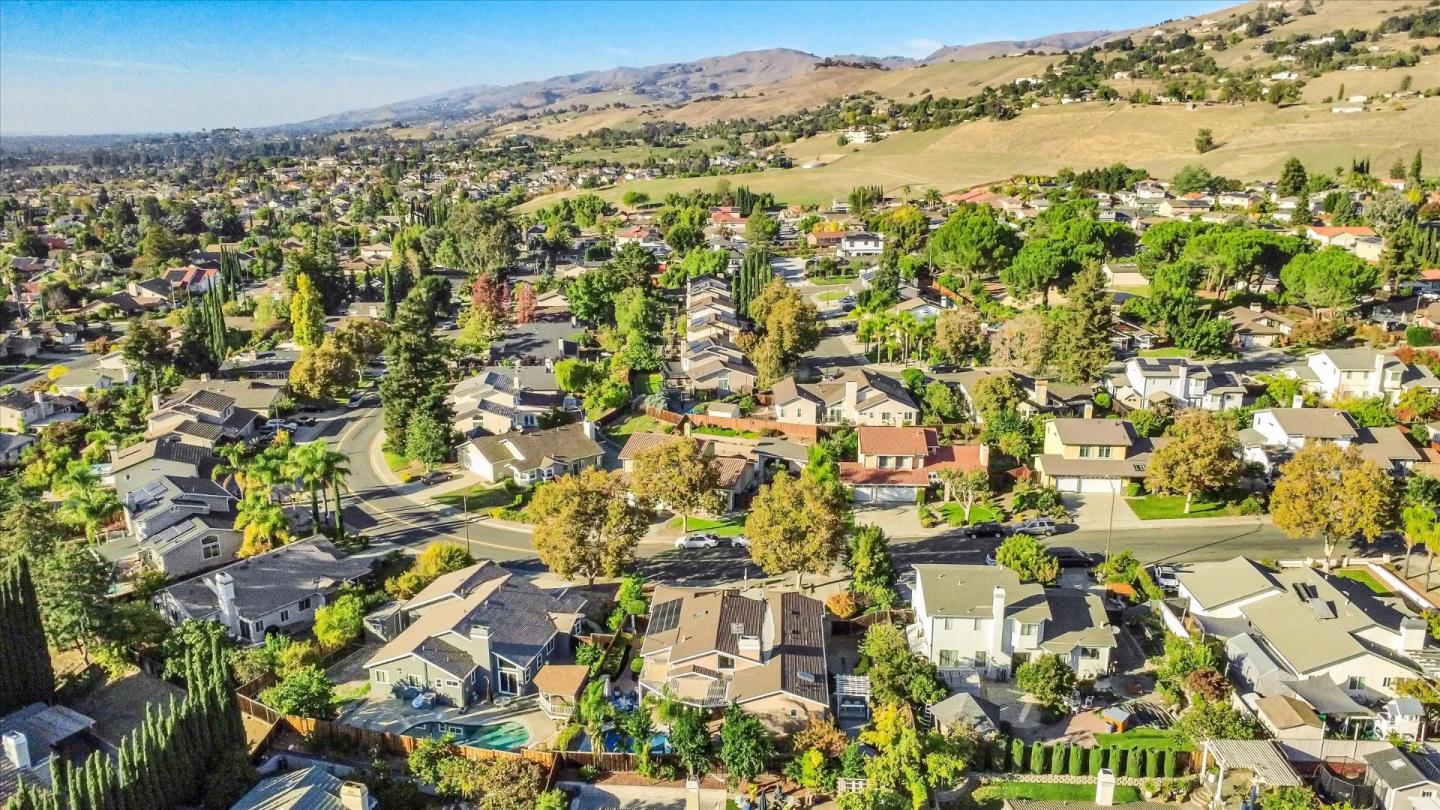 Detail Gallery Image 44 of 51 For 3572 Rollingside Dr, San Jose,  CA 95148 - 4 Beds | 2 Baths