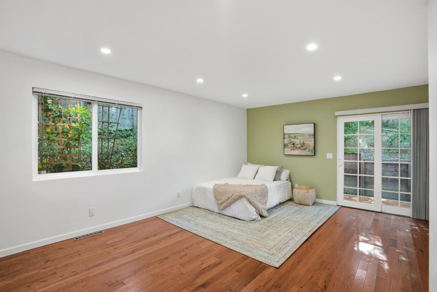 Detail Gallery Image 11 of 21 For 710 Woodcrest Ln, Monterey,  CA 93940 - 3 Beds | 2 Baths