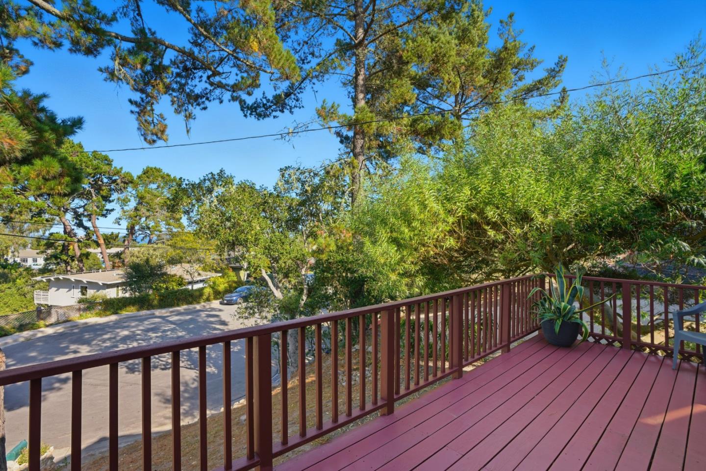 Detail Gallery Image 18 of 21 For 710 Woodcrest Ln, Monterey,  CA 93940 - 3 Beds | 2 Baths