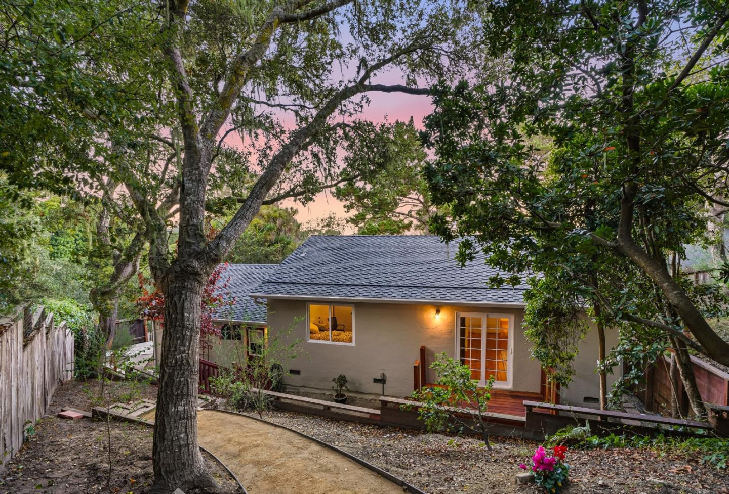 Detail Gallery Image 20 of 21 For 710 Woodcrest Ln, Monterey,  CA 93940 - 3 Beds | 2 Baths