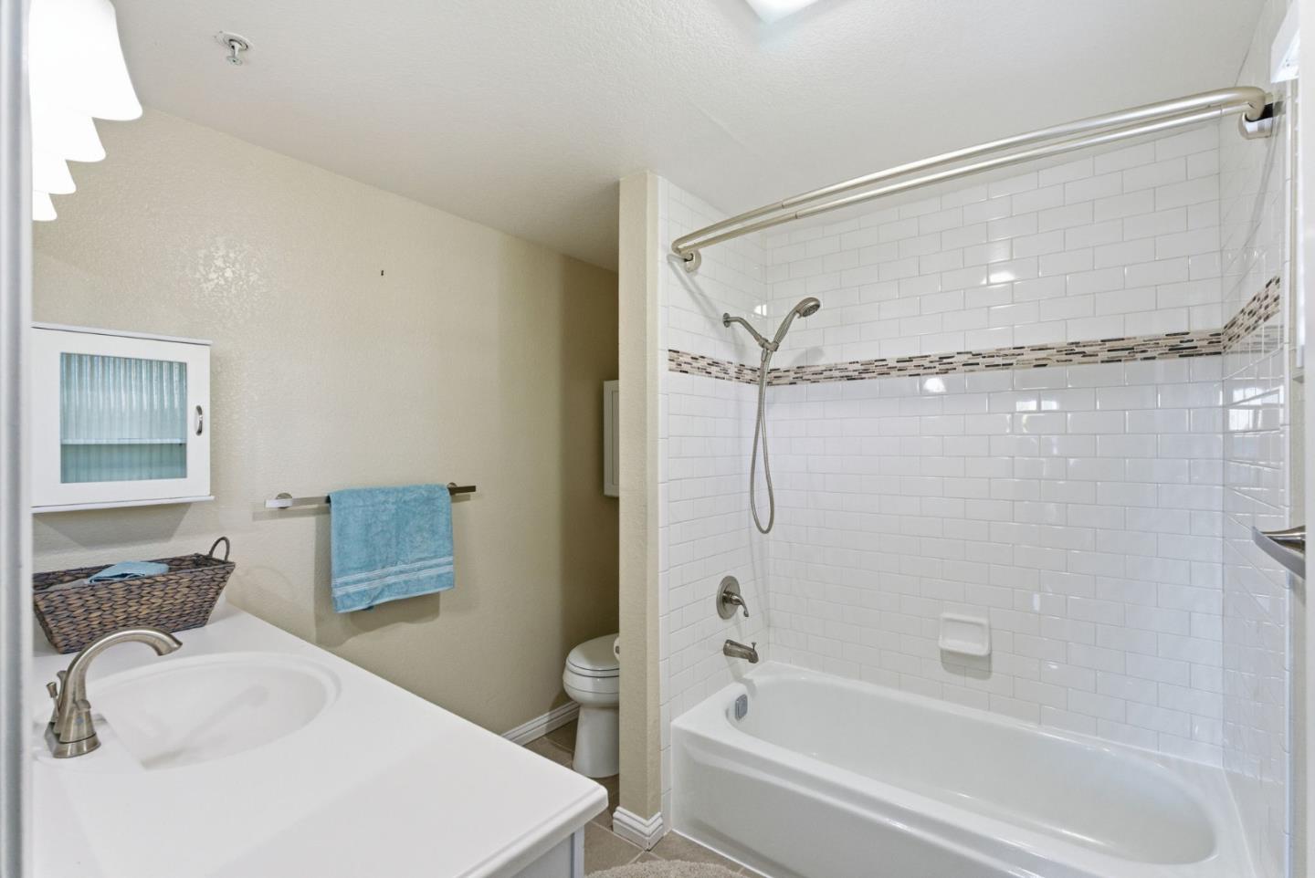 Detail Gallery Image 14 of 26 For 2425 S Norfolk St #102,  San Mateo,  CA 94403 - 2 Beds | 2 Baths