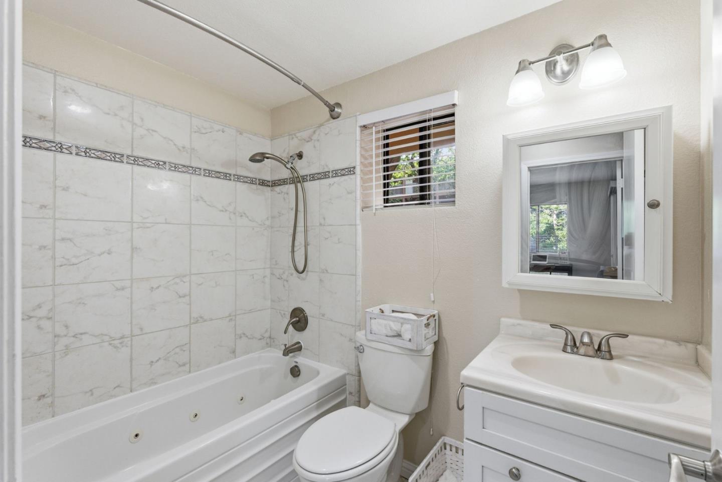 Detail Gallery Image 19 of 26 For 2425 S Norfolk St #102,  San Mateo,  CA 94403 - 2 Beds | 2 Baths