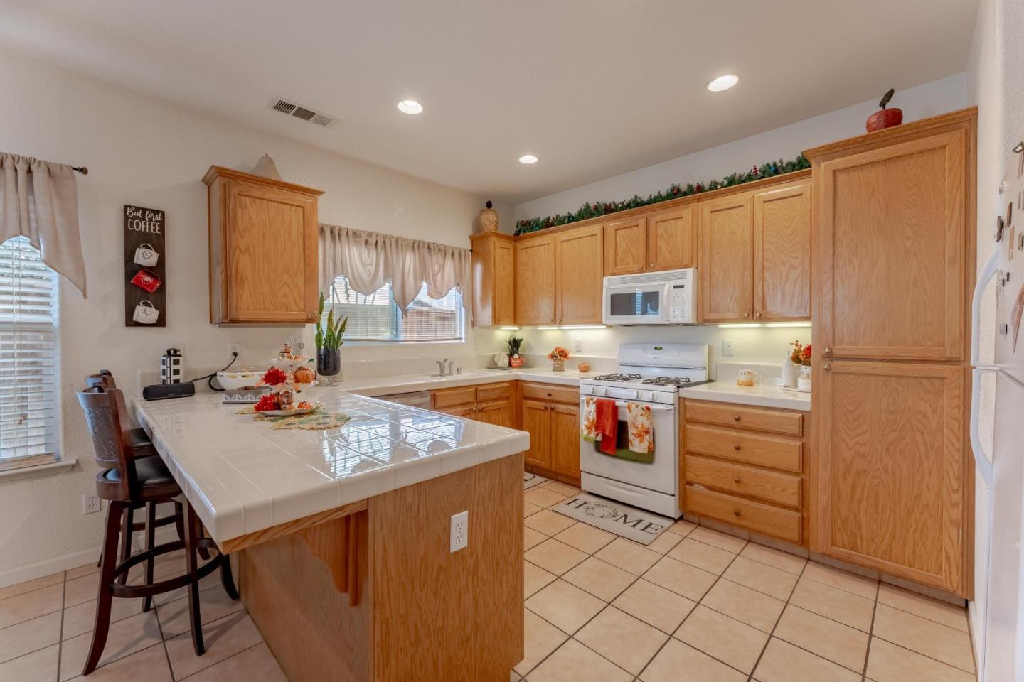 Detail Gallery Image 9 of 23 For 2919 Las Flores Cir, Los Banos,  CA 93635 - 3 Beds | 2 Baths