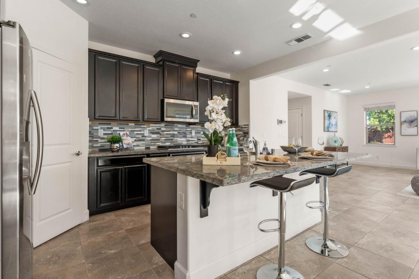 Detail Gallery Image 10 of 44 For 714 Sullivan Way, Gilroy,  CA 95020 - 4 Beds | 3 Baths