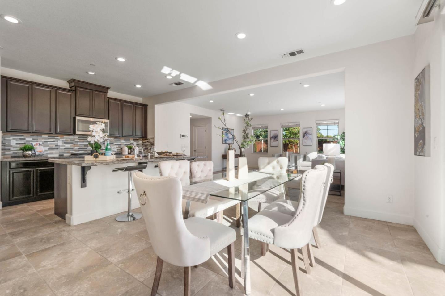 Detail Gallery Image 12 of 44 For 714 Sullivan Way, Gilroy,  CA 95020 - 4 Beds | 3 Baths