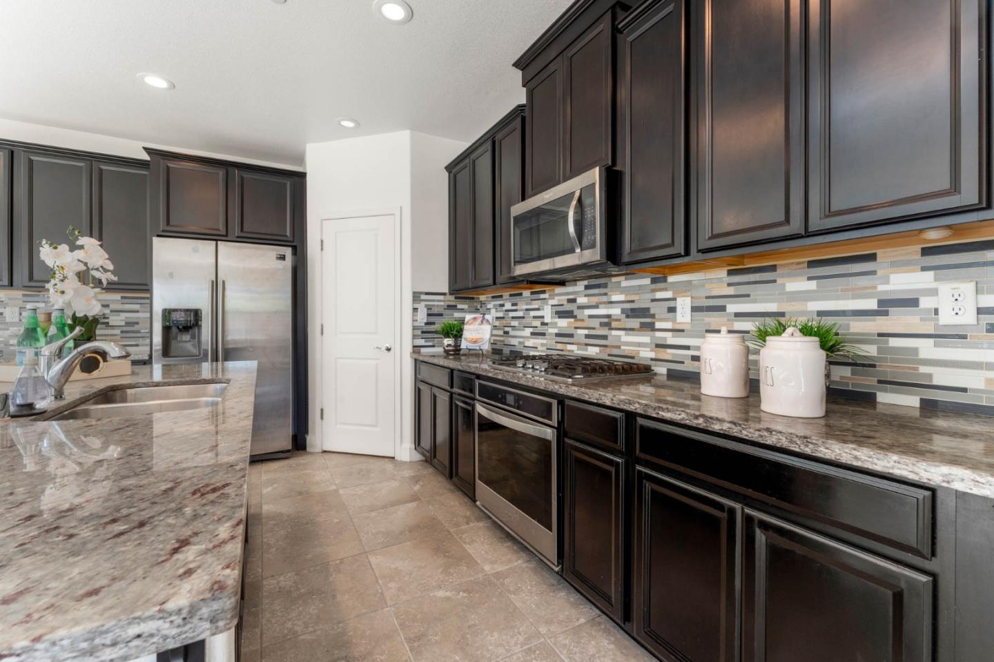 Detail Gallery Image 7 of 44 For 714 Sullivan Way, Gilroy,  CA 95020 - 4 Beds | 3 Baths