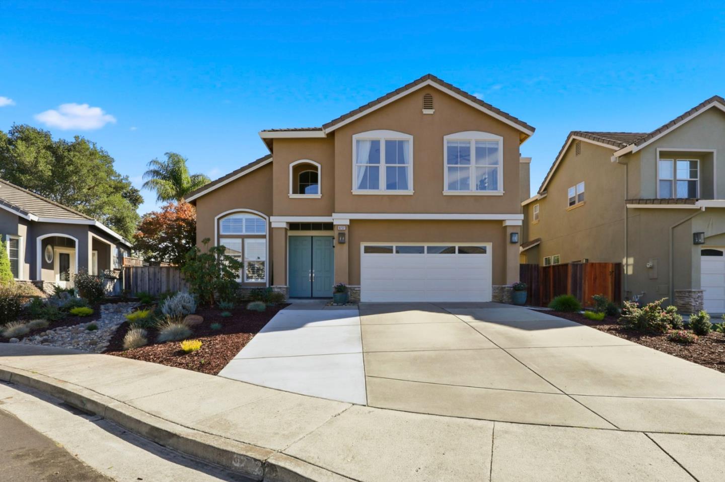 Detail Gallery Image 3 of 61 For 9232 Kestrel Ct, Gilroy,  CA 95020 - 4 Beds | 2/1 Baths