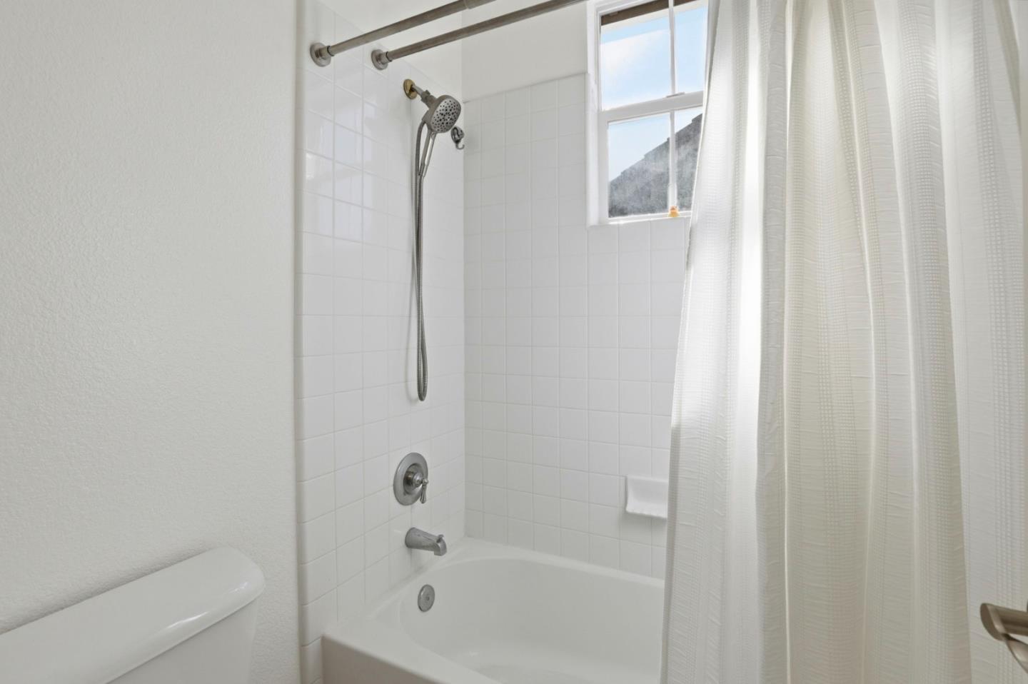 Detail Gallery Image 40 of 61 For 9232 Kestrel Ct, Gilroy,  CA 95020 - 4 Beds | 2/1 Baths